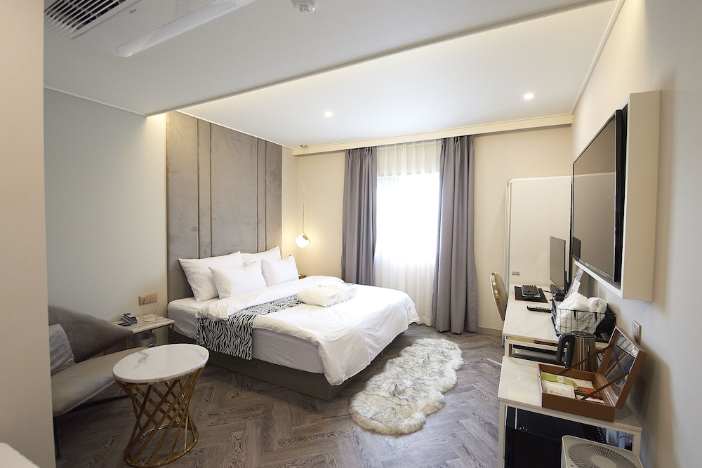 Standard Double Room - Photo 1