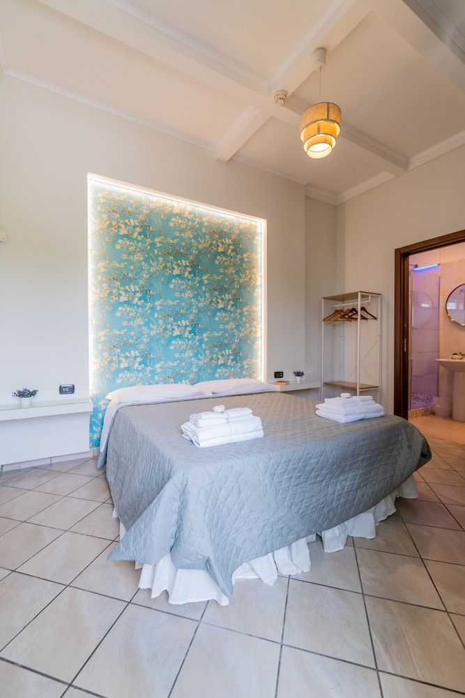 Classic Room, 1 Bedroom, Non Smoking, Ensuite - Photo 1