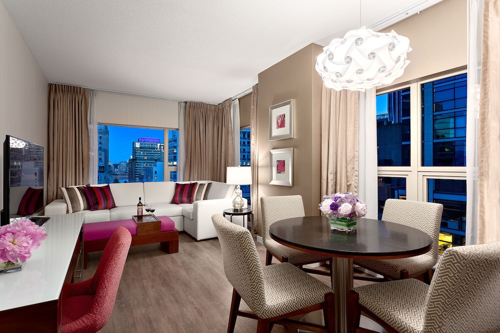 Deluxe Suite, Double Beds, City View - Photo 1