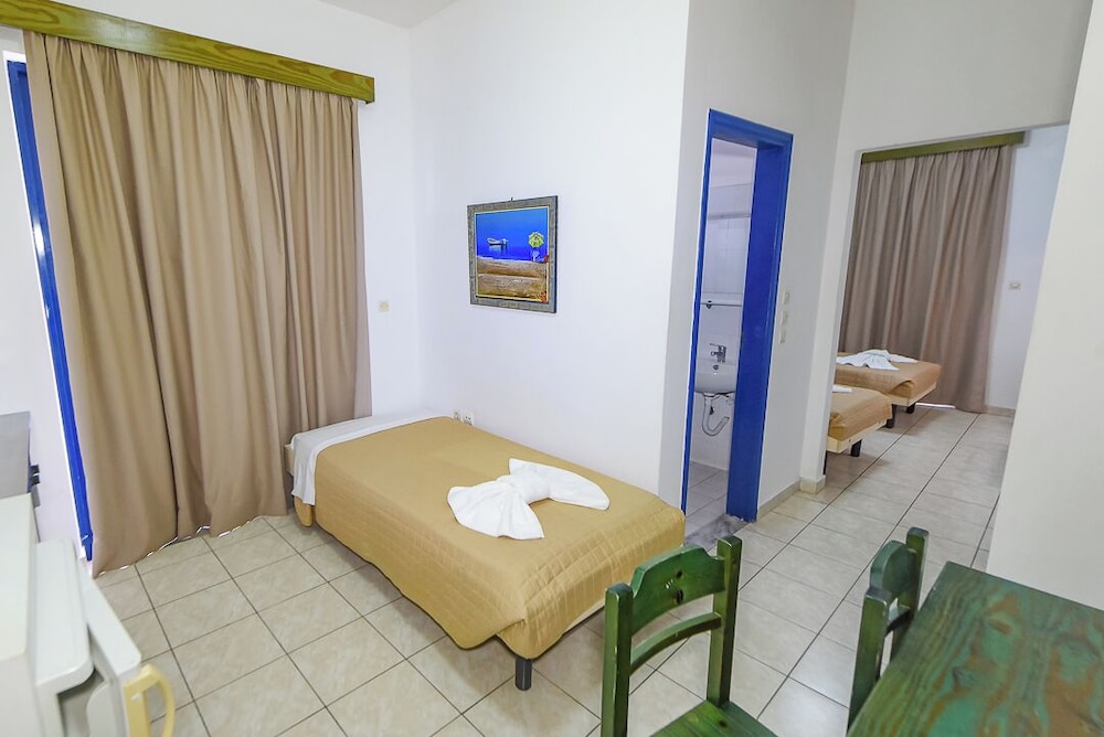 Standard Triple Room, Balcony, City View
