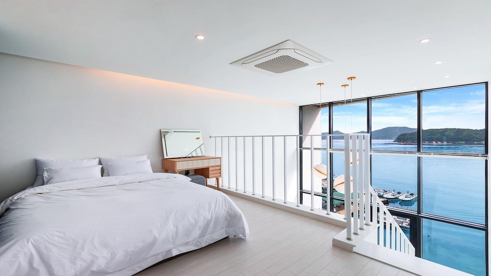 Basic Room, 1 Bedroom (302 (Spa,Ocean view)) - Photo 1