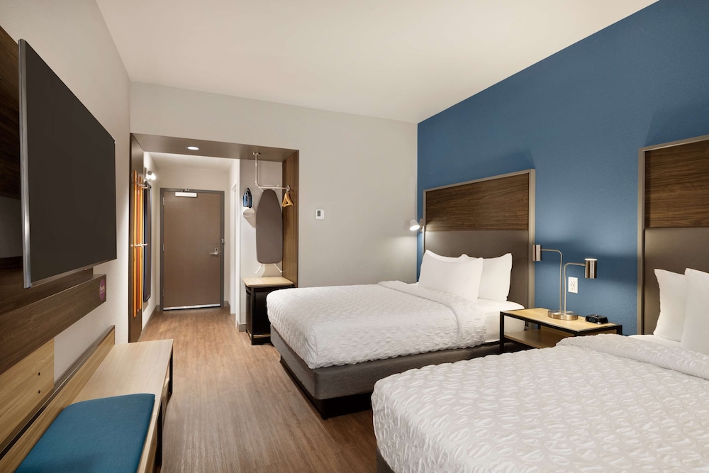 Room, 2 Queen Beds, Accessible (Hearing) - Photo 4