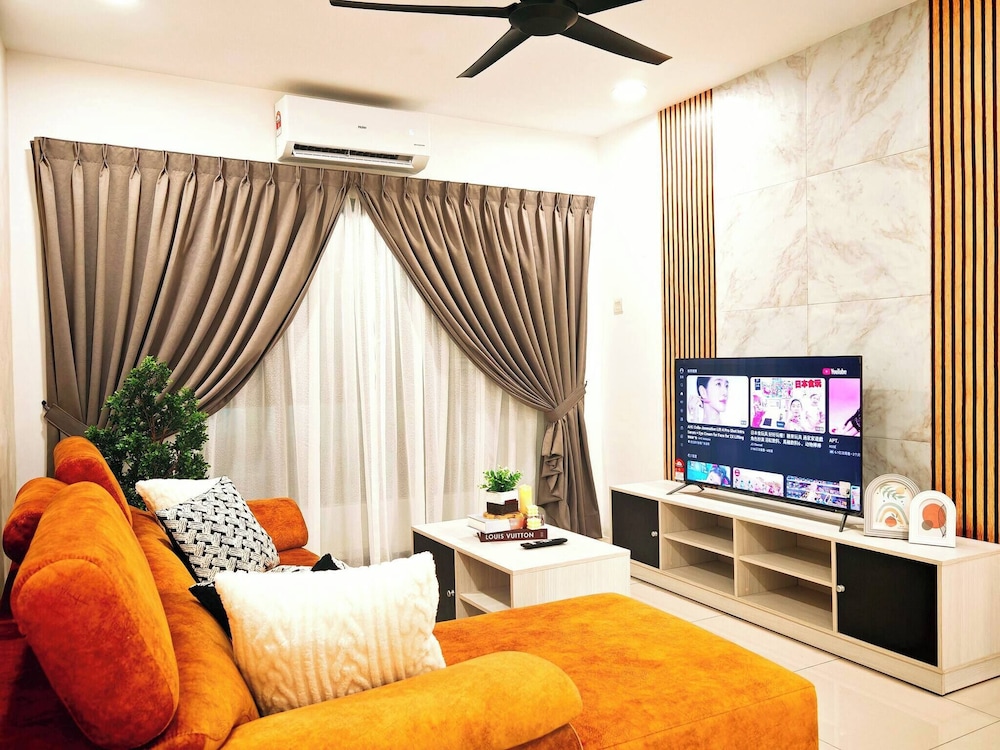Condo, 3 Bedrooms, Accessible, Balcony