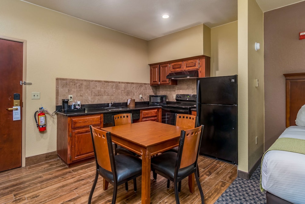 Standard Room, 2 Queen Beds, Accessible, Kitchen photo 2