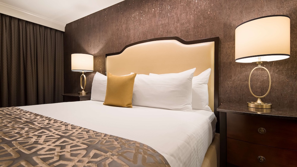 Executive Suite, 1 King Bed, Non Smoking (with Sofabed) - Photo 2