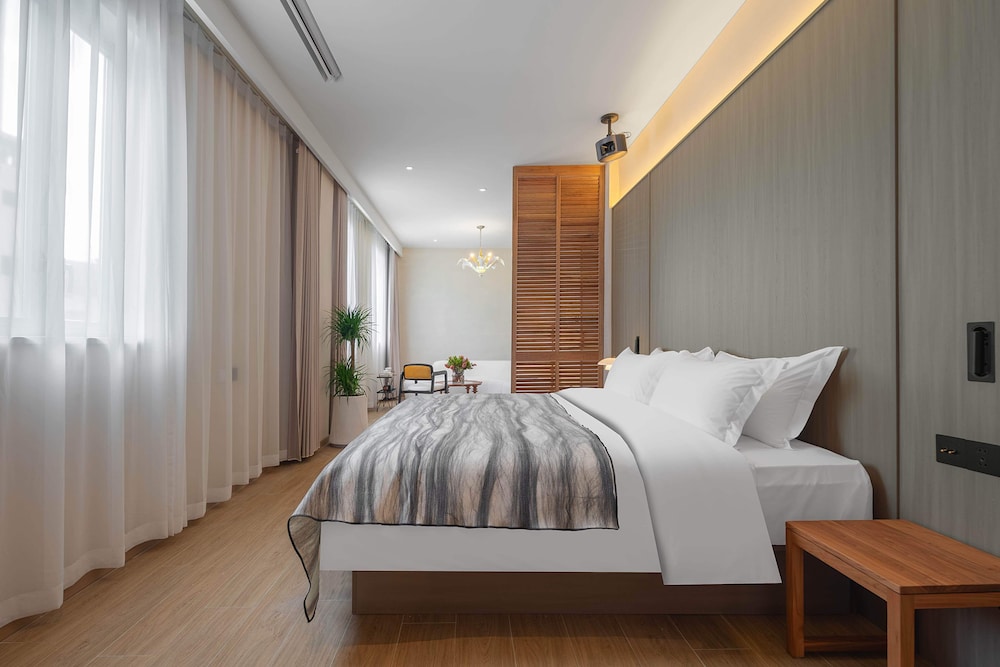 Elite Double Room, City View