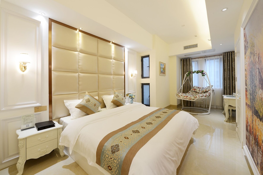 Deluxe Suite photo 1