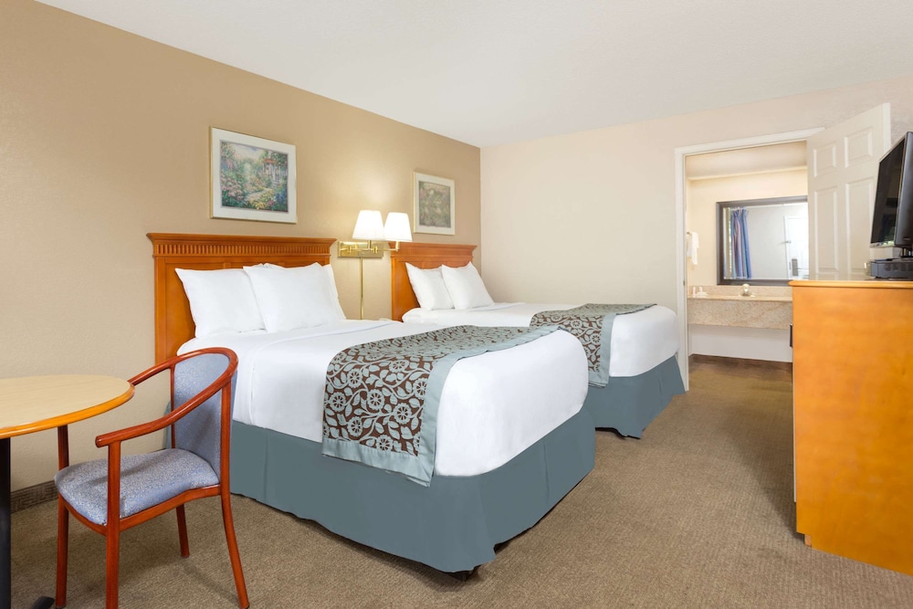 Double Room, 2 Double Beds photo 2