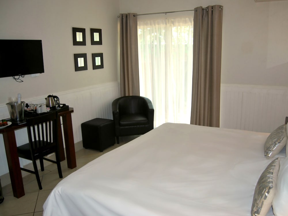 Standard Twin Room photo 3