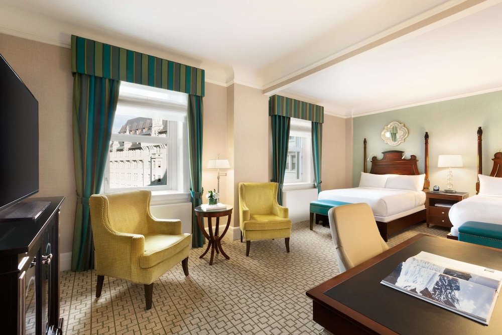 Junior Suite, 1 Queen Bed - Photo 1