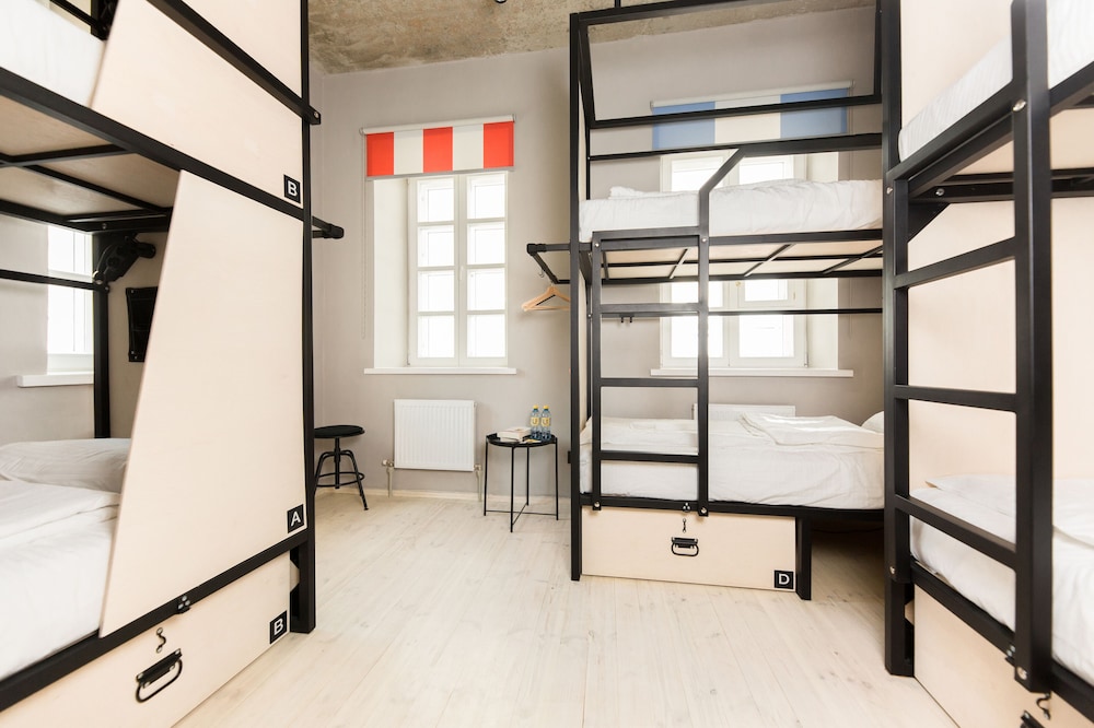 Bed in 6-Beds Mixed Dormitory Room photo 1
