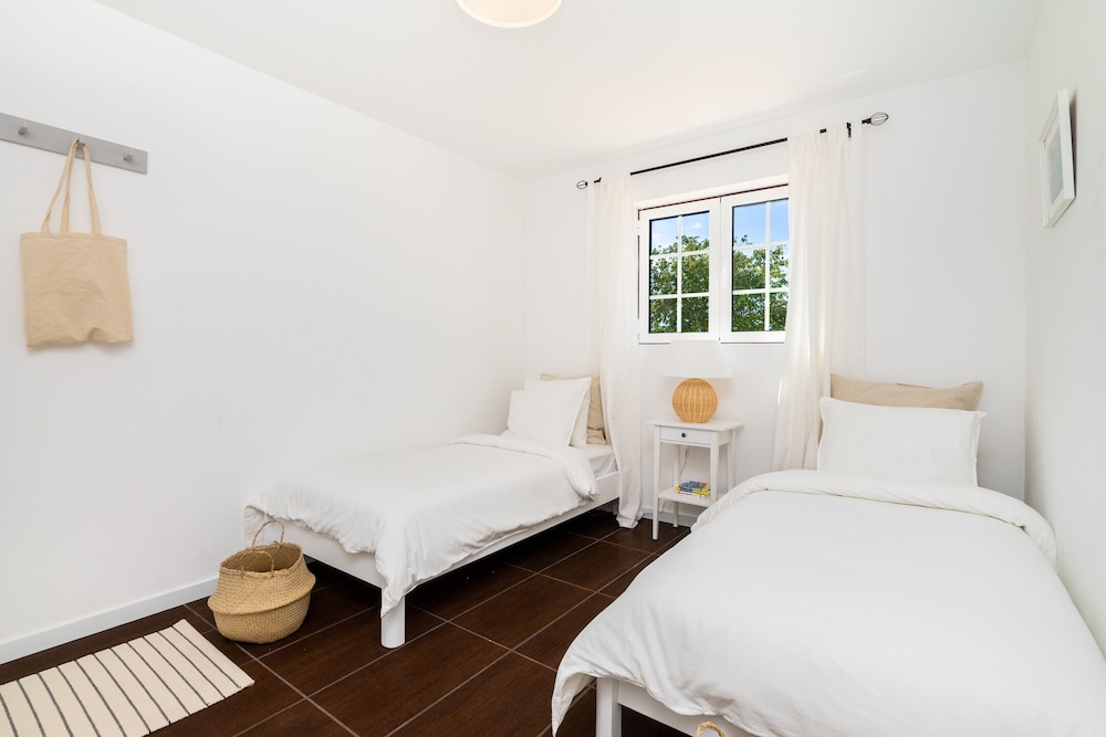 House, 4 Bedrooms, Non Smoking photo 3