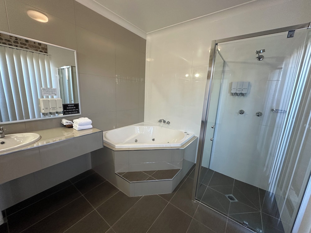 Honeymoon Studio Suite photo 2