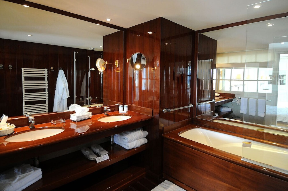 Superior Room, 1 Bedroom, Terrace, Partial Ocean View - Photo 6