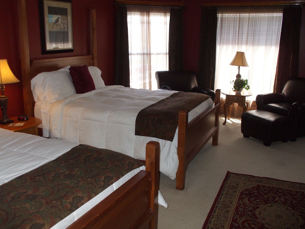 Deluxe Room, 2 Queen Beds, River View photo 2