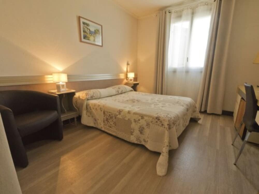 Double or Twin Room photo 2
