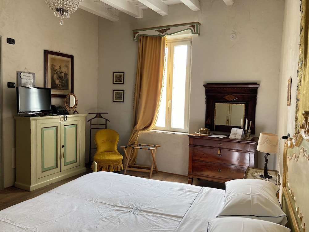 Romantic Suite, Garden View photo 2