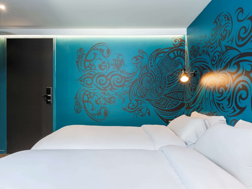 Standard Twin Room, 2 Twin Beds thumbnail 6
