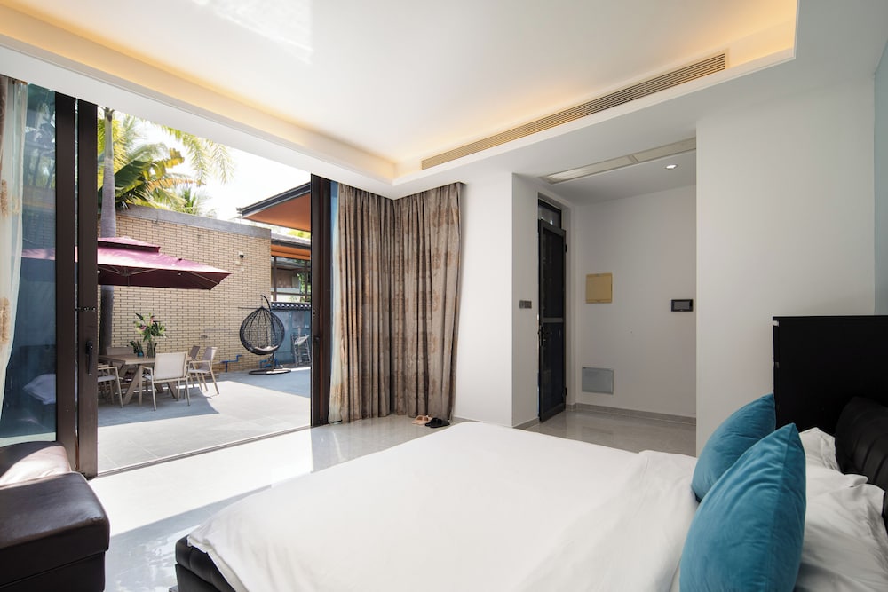 Superior Villa, Balcony, Pool View
