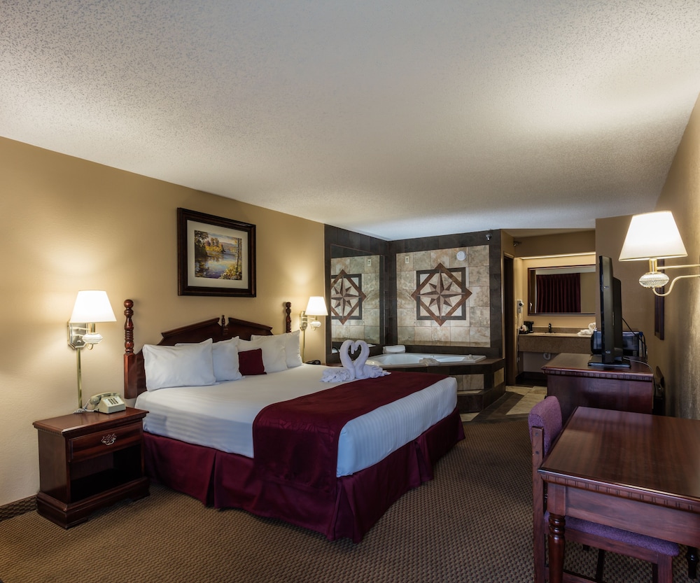 Premier Room, 1 King Bed, Jetted Tub (Ground Level) photo 2