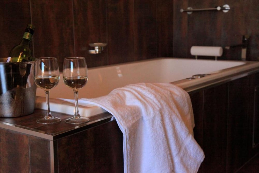 Deluxe Spa Suite Lake View Balcony photo 1
