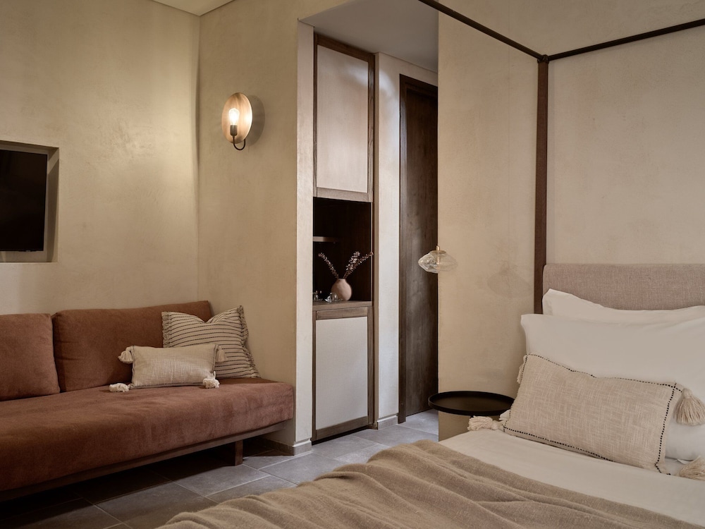 Deluxe Suite with Private Pool and Garden View - Photo 4