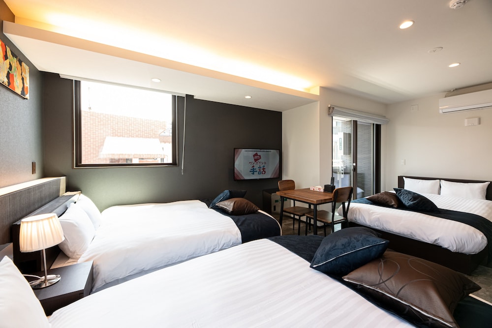 Studio Apartment with 3 double beds - Photo 3