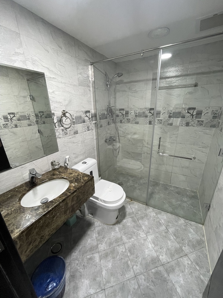 Deluxe One Bedroom Apartment - Photo 3