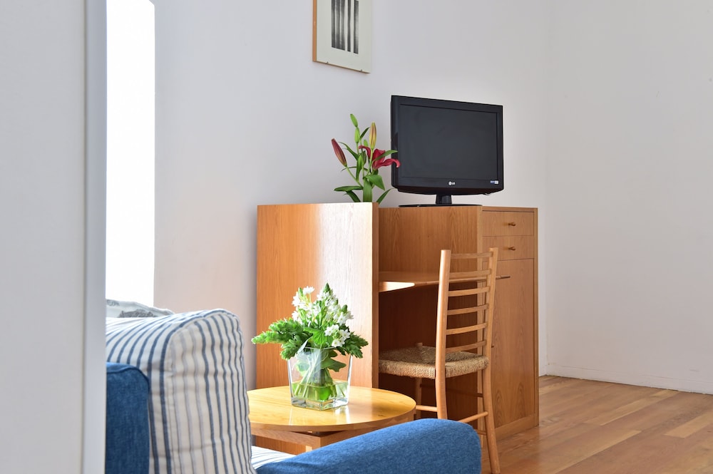 Double or Twin Room - Photo 3