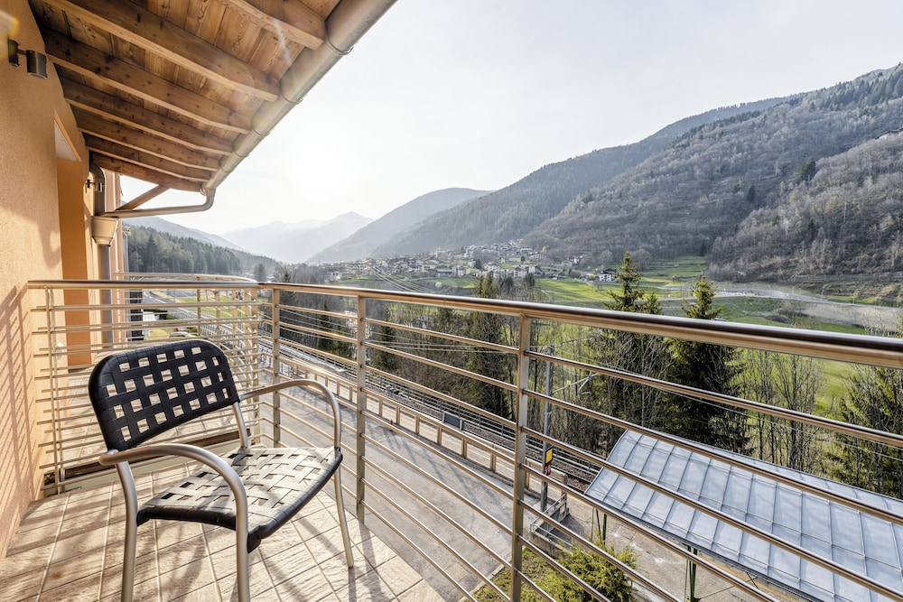 Suite con Balcone train side photo 3
