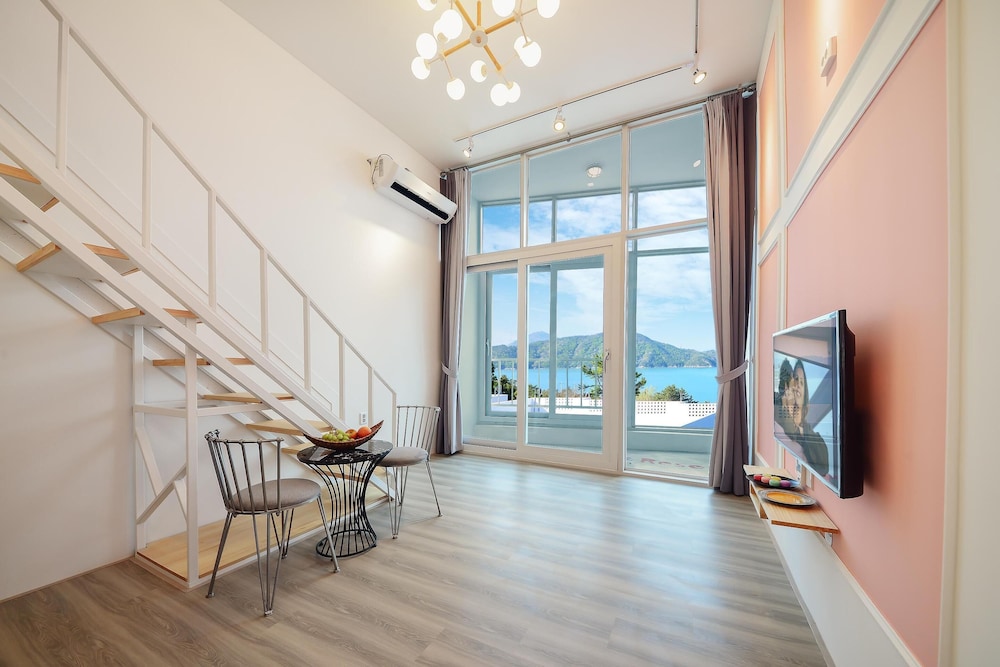 Basic Room, 1 Bedroom (F201(Ocean View)) - Photo 1
