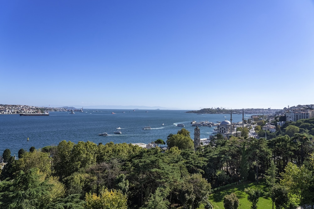 Room, 1 Bedroom (Residence, Bosphorus View) thumbnail 5