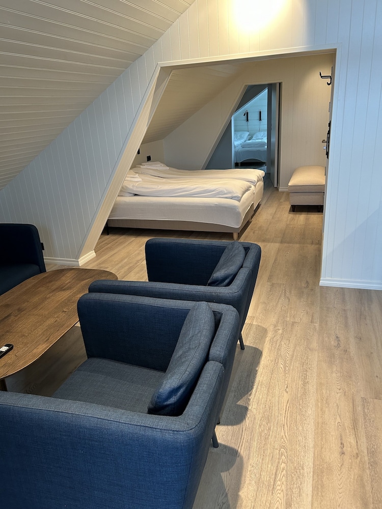Deluxe Quadruple Room, 2 Bedrooms, Balcony, Ocean View photo 1