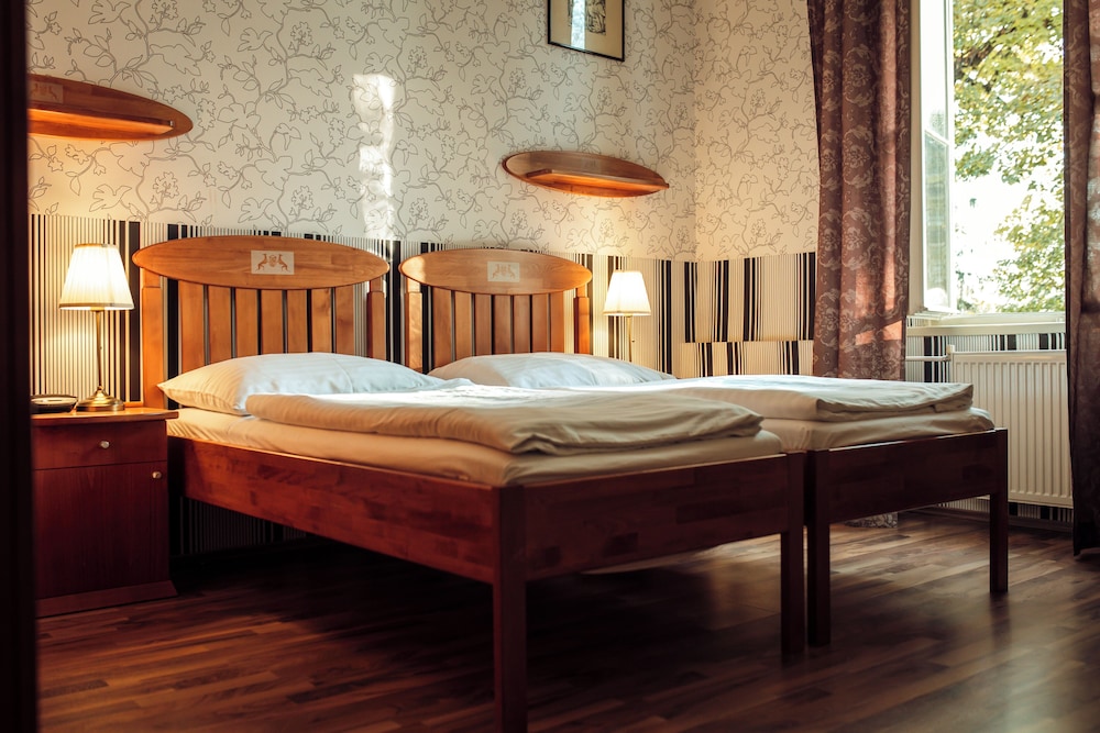 Standard Double or Twin Room - Photo 2