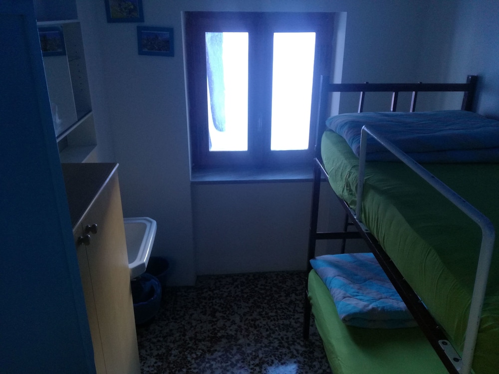 Shared Dormitory, Mixed Dorm, Shared Bathroom photo 1