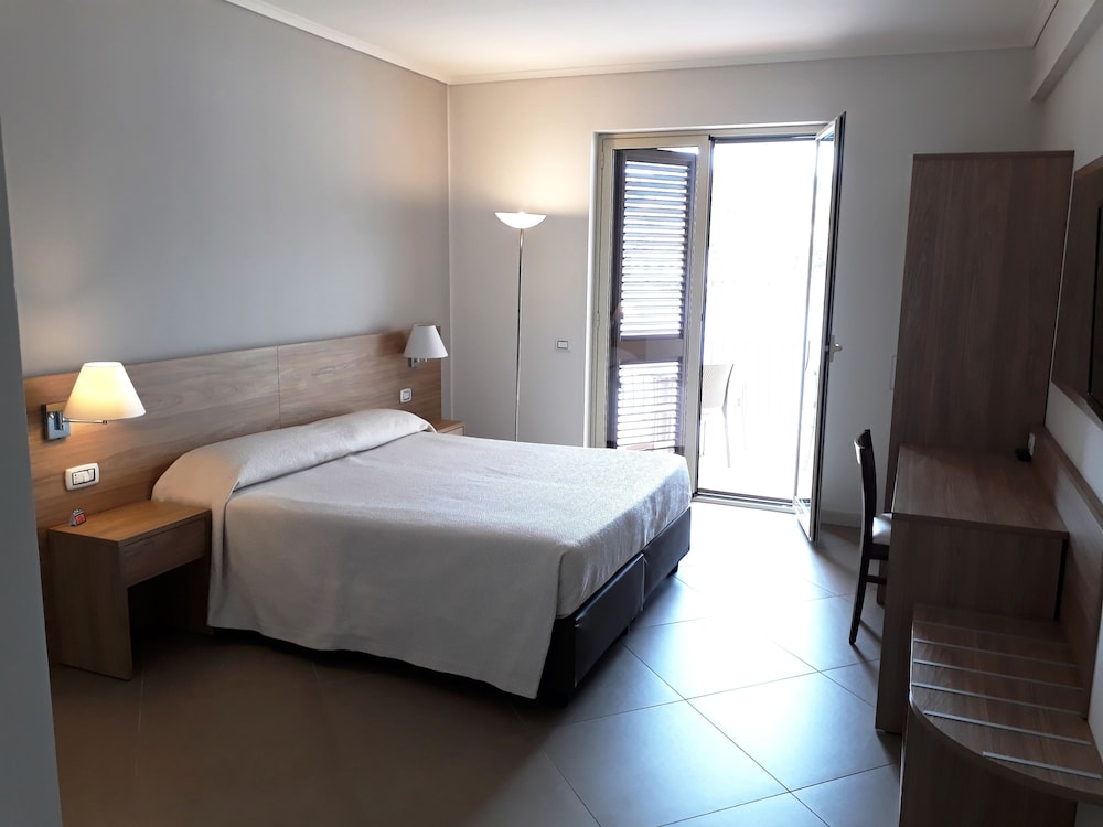 Panoramic Double Or Twin Room, Balcony, Lakeside photo 1