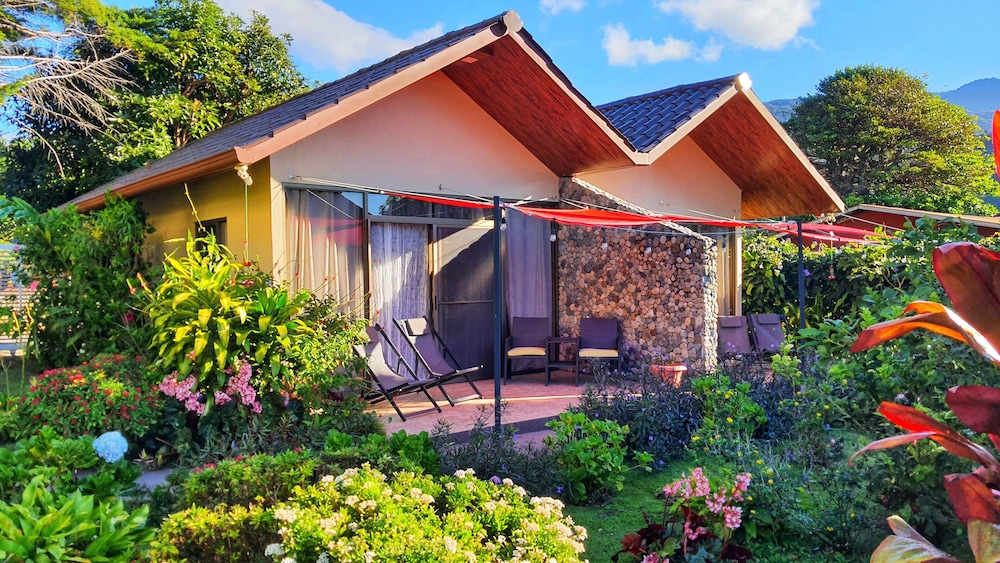 Deluxe Cabin, Valley View, Mountainside