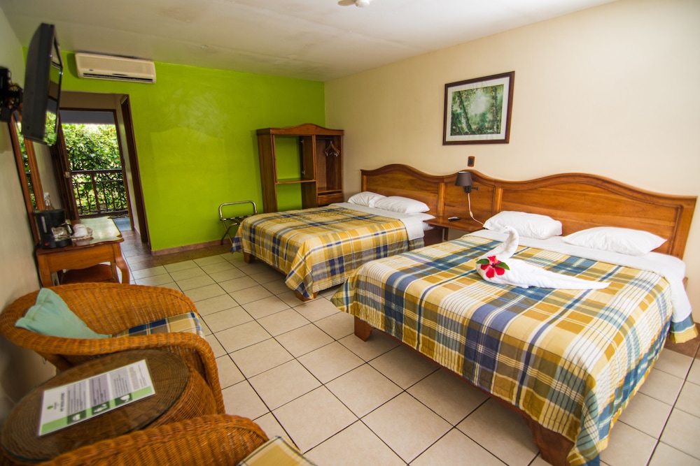 Superior Room, 2 Queen Beds - Photo 7