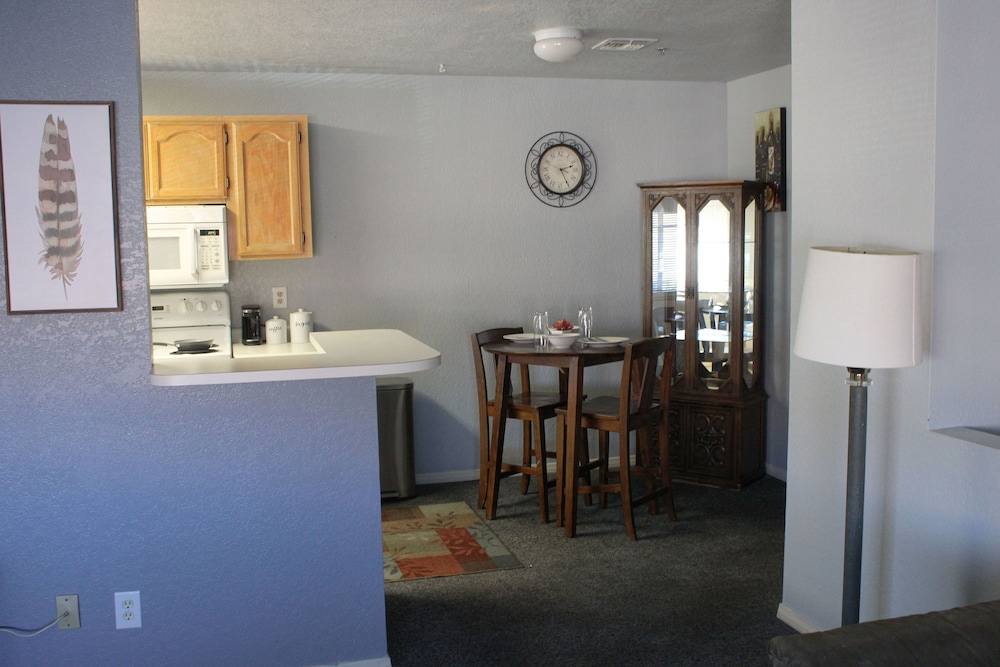 Standard Apartment, 2 Bedrooms - Photo 2