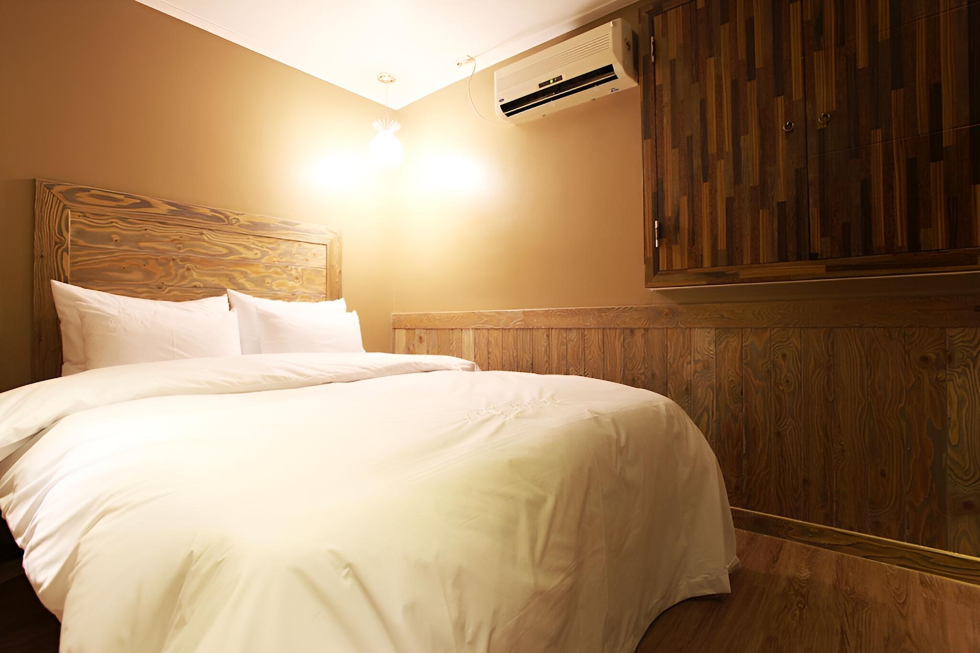 Room (A Type) - Photo 2