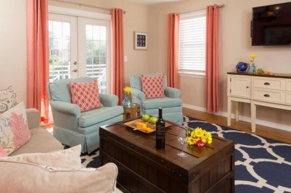 Room (401 Lagoon Cottage at Vilano Beach)
