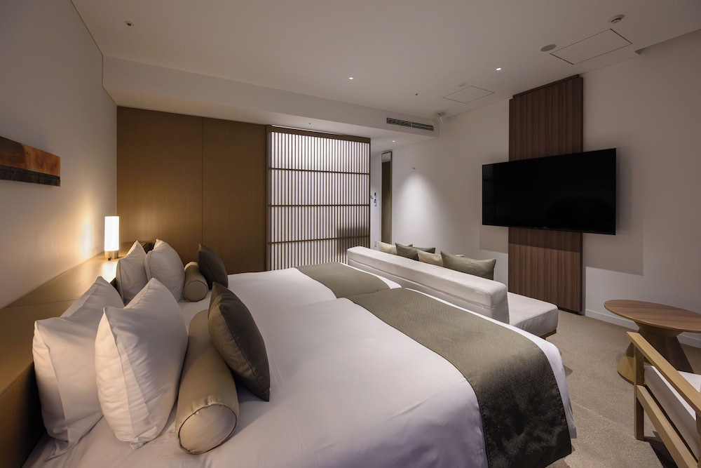 Premium Room - Non-Smoking (with Lounge Access) - Photo 3