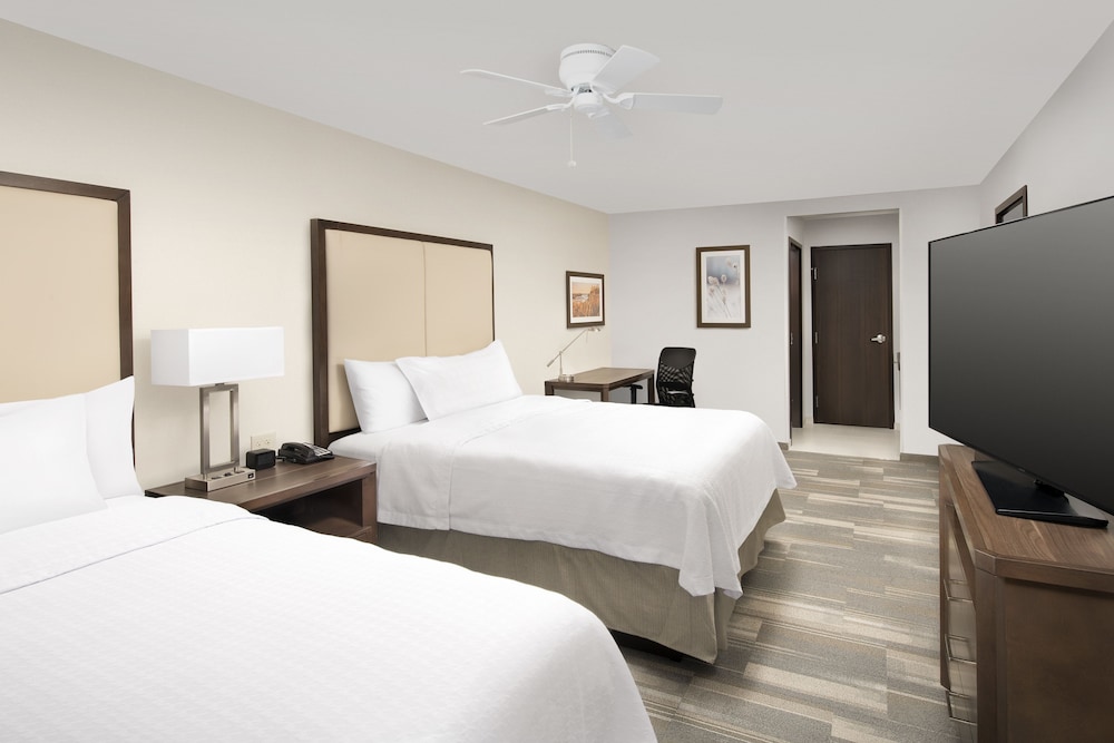 Suite, 2 Queen Beds, Accessible, Bathtub (Mobility & Hearing) photo 2