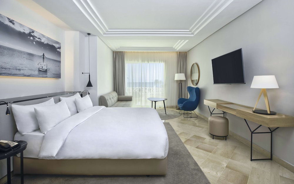 Premium Room, Balcony - Photo 8