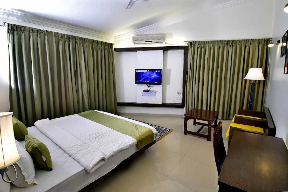 Deluxe Room - Photo 6
