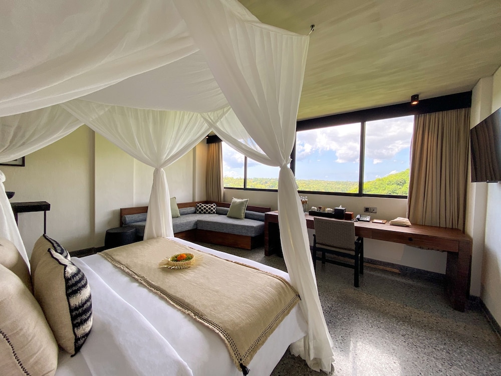 Deluxe Room with Valley View - Photo 1