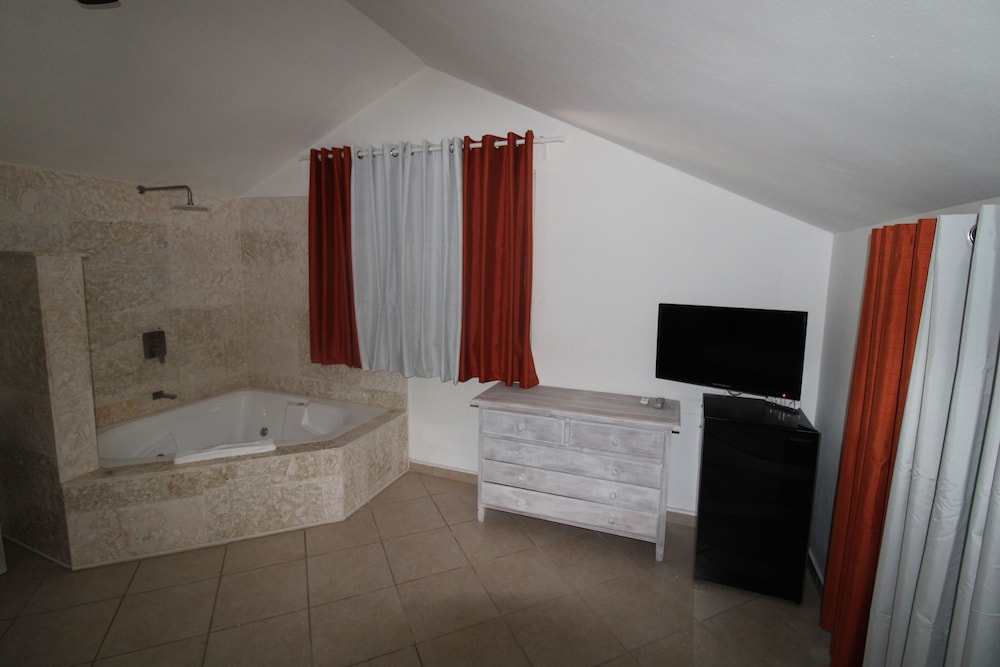 Apartment, 3 Bedrooms, Sea View photo 2