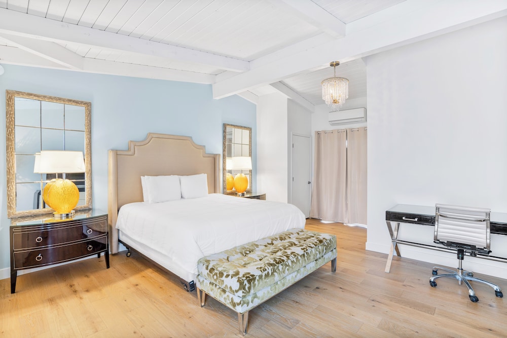 Room, 1 King Bed, Balcony - Photo 1