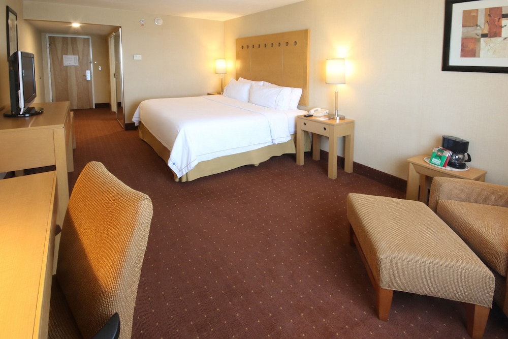 Standard Room, 1 King Bed (Minifridge) - Photo 2