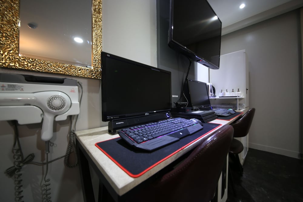 Room (VR Game / Breakfast for 2) - Photo 3